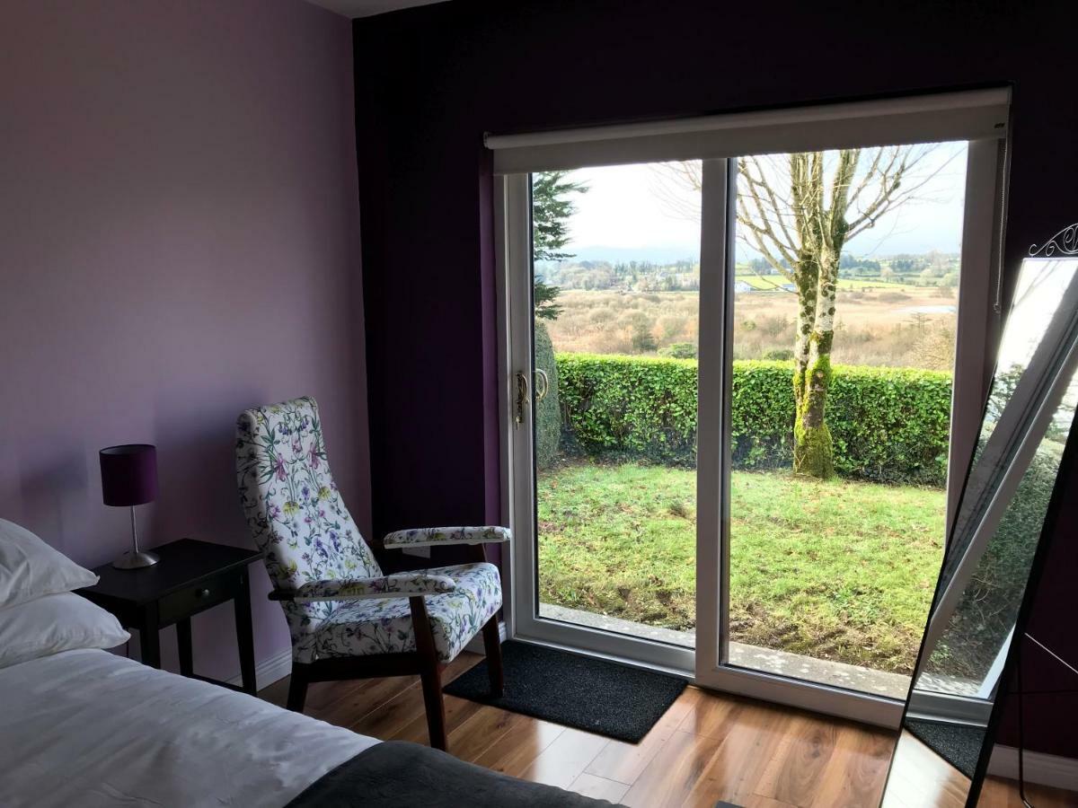 Mick'S Cottage Loughrea ภายนอก รูปภาพ